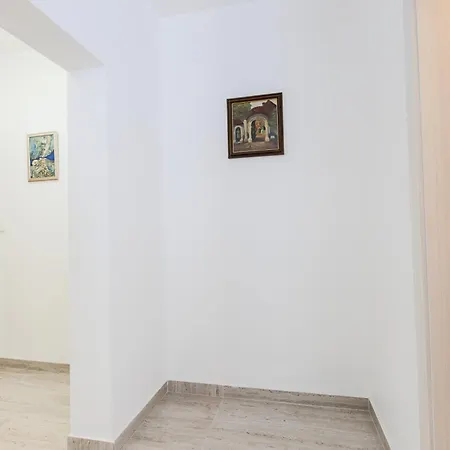 Lorena Appartement *