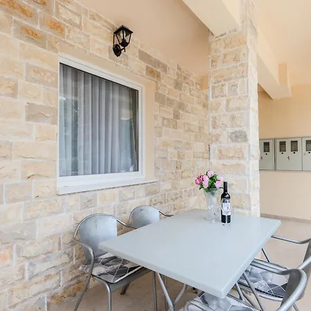 Appartement Lorena *