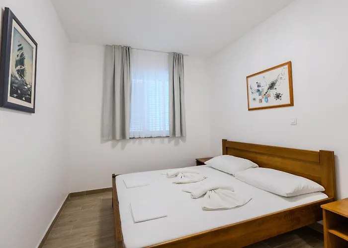 Apartman Lorena *