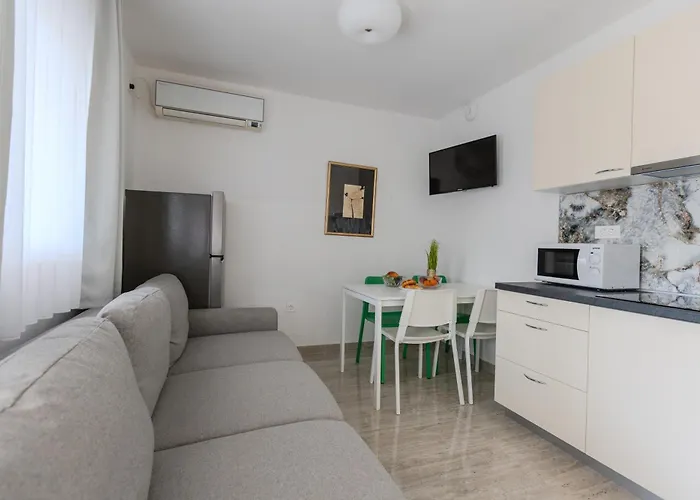 Lorena Apartman