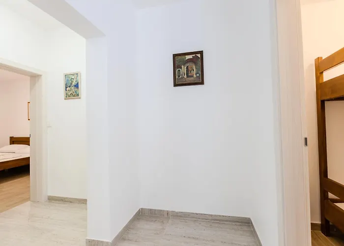 Lorena Apartman *